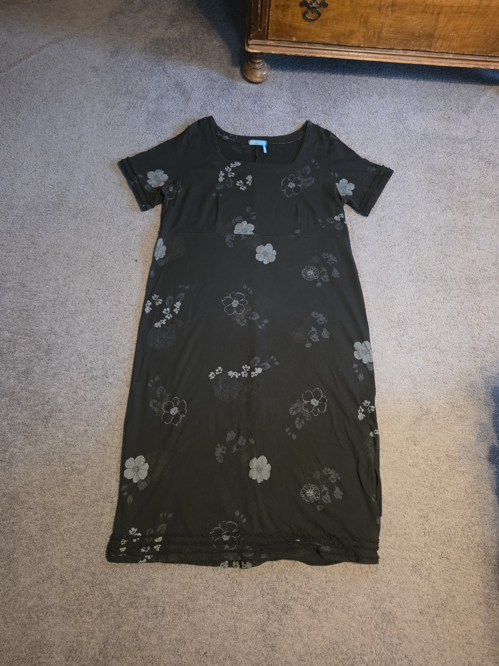 fresh produce Black & Gray Floral Short-Sleeve Ruffle Design Maxi Dress Size 1X